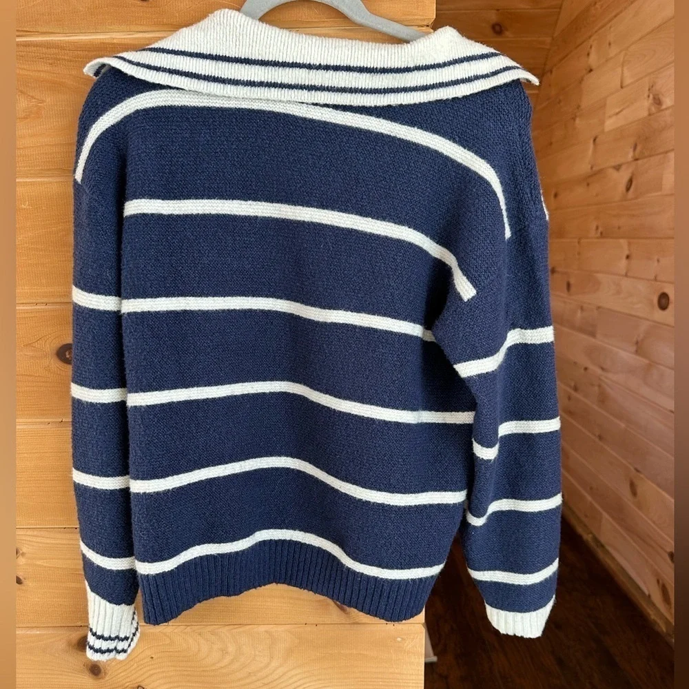 American Eagle Sweater - Picture 3 of 4